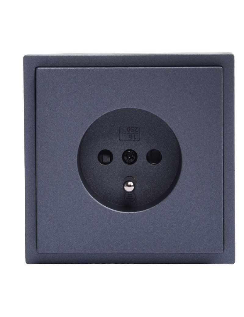 GNIAZDO 230V Z BOLCEM