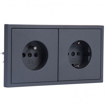 GNIAZDO 230V Z BOLCEM