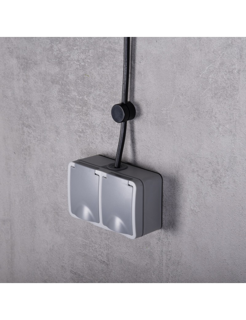 SCHUKO DUPLA ALJZAT FALRA SZERELHETŐ FEDÉLLEL...