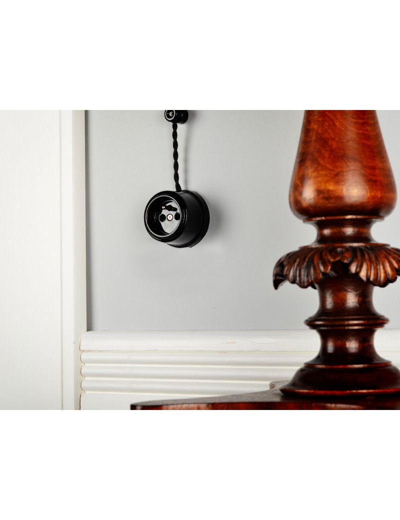 CERAMIC SOCKET 230V SURFACE-MOUNTED BLACK 2GN03B