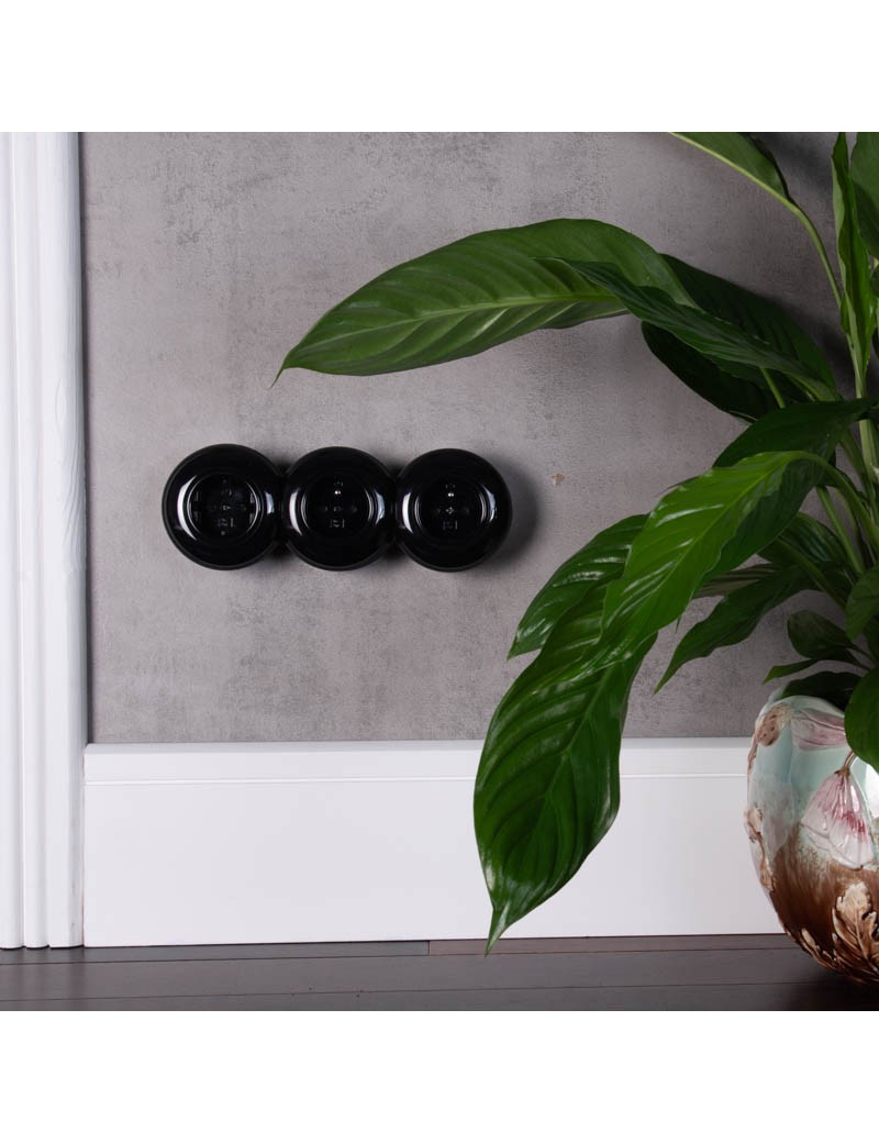 LOFT ZÁSUVKA 230V S KOLÍKEM ČERNÁ NA OMÍTKU...