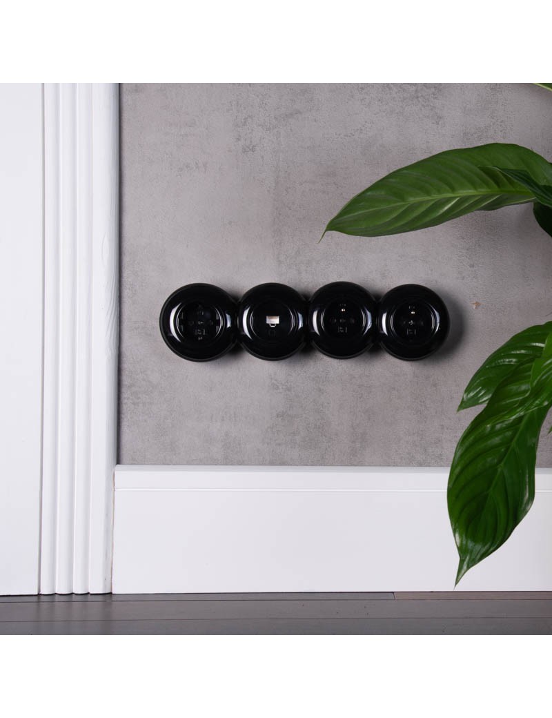 LOFT ZÁSUVKA 230V S KOLÍKEM ČERNÁ NA OMÍTKU...