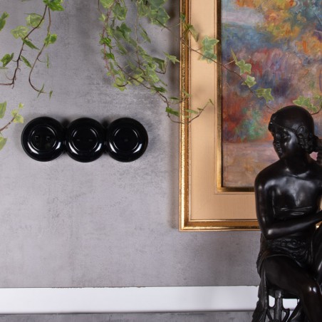 LOFT KAPCSOLÓ SZIMPLA FEKETE FALRA SZERELHETŐ KÖZÉPSŐ JLM