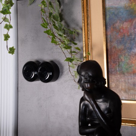 LOFT DVOJITÝ SCHODIŠŤOVÝ SPÍNAČ ČERNÝ NÁSTĚNNÝ STŘEDOVÝ JLM