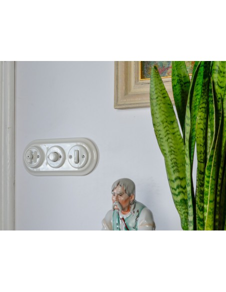 Interrupteur rotatif à un pôle pour escalier