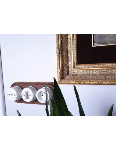 DŘEVĚNÝ RÁMEČEK TROJNÁSOBNÝ NA OMÍTKU DARK