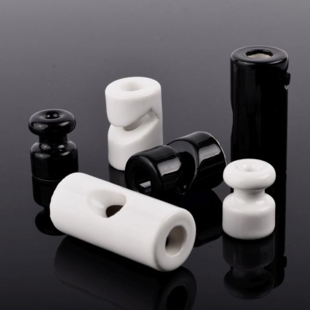 UCHWYT PRZEWODU 20x45mm