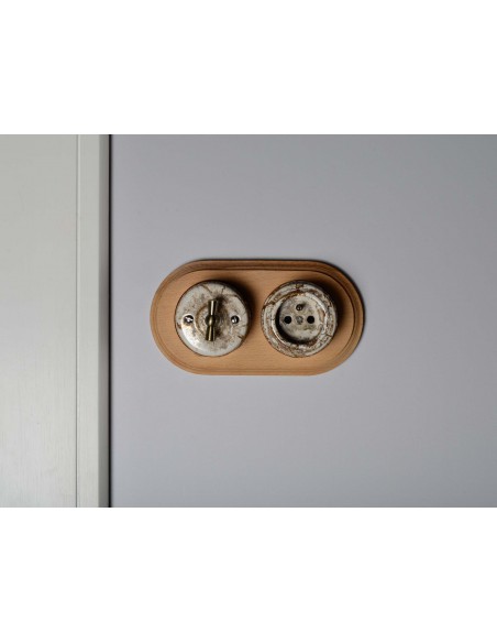 KERÁMIA FALRA SZERELHETŐ KAPCSOLÓ KÉTSÁVOS