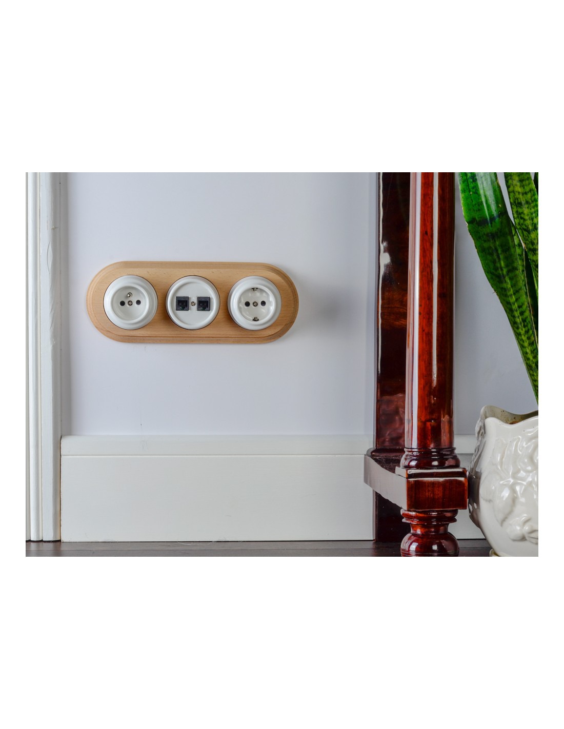 Ceramiczne włączniki i gniazdka natynkowe – piękno tradycji od JLM Retro